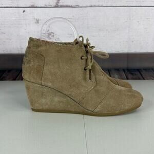 Toms Boot Womens 8.5 Tan Wedge Bootie Suede Lace up Casual Office Shoe